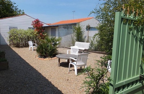 Aytre House | La Rochelle-location Saisonnière 2p