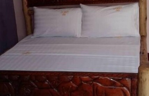 Jinja Cabin | La Rock Inn - Jinja City