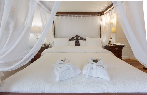 Ducey Bed & Breakfast | La Rose de Ducey, Romantic room "La Rose Féérique" in the bay of Mt St Michel