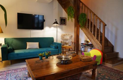 Saint-Loup-Lamaire House | la roseraie