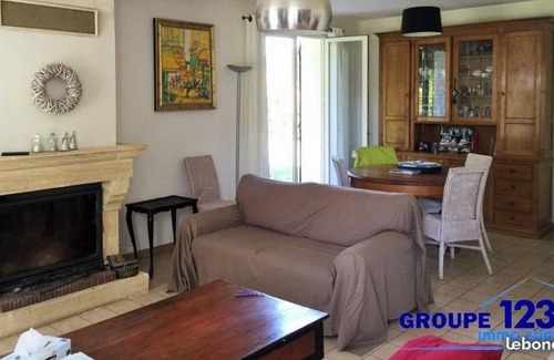 Maligny House | La Roseraie : Maison de Campagne au Calme au Coeur d 'un Petit Village Bourguignon