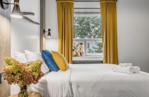 Montcalm Apartment | La Sainte Paix