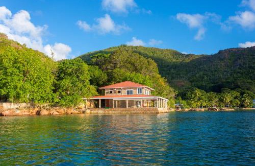 Praslin Island Villa | La Saline