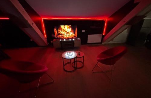 Pont-de-Veyle Apartment | La secret room