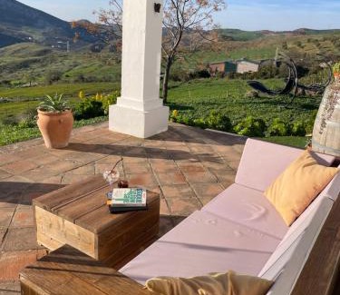 Valle de Abdalagis Bed & Breakfast | La Sorpresa
