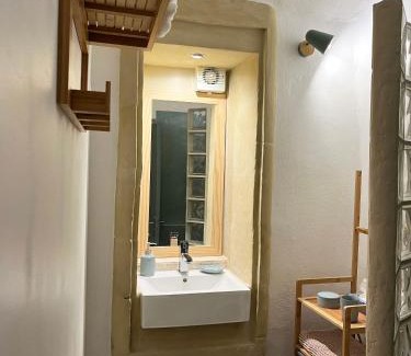 Saint-Saturnin-de-Lucian Apartment | La Source
