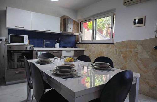 Santa Tecla House | "La Spiaggetta" by the sea, in private and central area in Santa Tecla