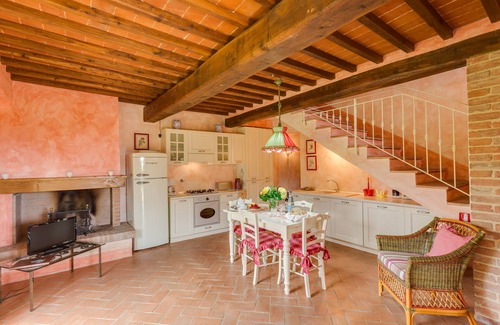 San Pietro in Bossolo Apartment | La Stalla, beautiful 2 bedrooms apartment in the Chianti region with pool & A/C