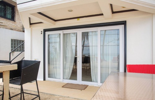 Manoc-Manoc Villa | La Suerte Villa