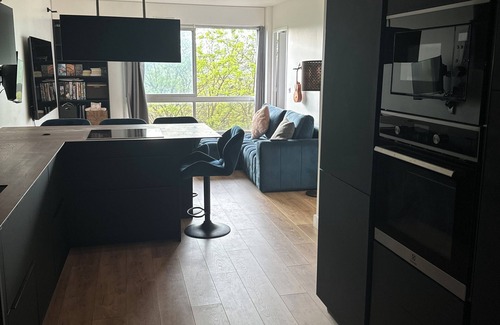 Flandres Apartment | La Suite Curial, Appartement de Ville, Design & Moderne