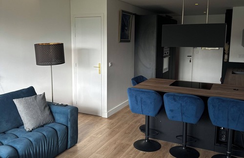 Flandres Apartment | La Suite Curial, Appartement de Ville, Design & Moderne