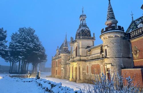 Chevigny-en-Valiere Bed & Breakfast | La "Suite" du Château de Chevigny-en-Valière comprenant deux chambres séparées, située à 12 minutes de la célèbre ville de Beaune