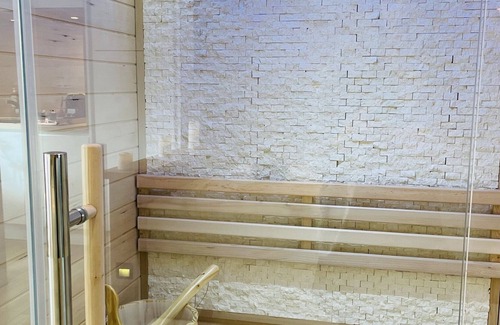Saint-Laurent-dAndenay House | La Suite spa du Moulin