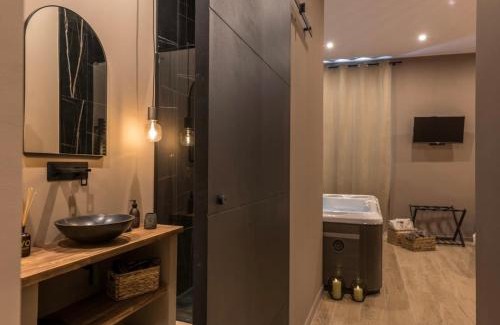 Saint-Lambert Apartment | La suite jacuzzi