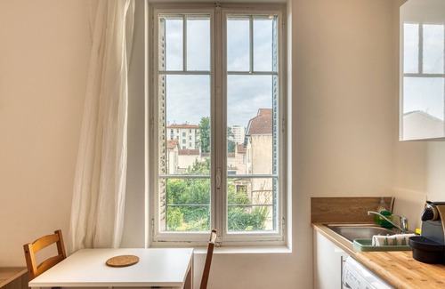 7th Arrondissement Apartment | La Suite Urbaine - Grand studio - proche métro B