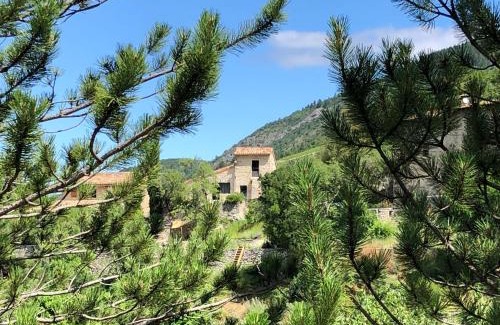 Saint-Benoit-en-Diois House | La tête dans les nuages et les pieds dans l'eau