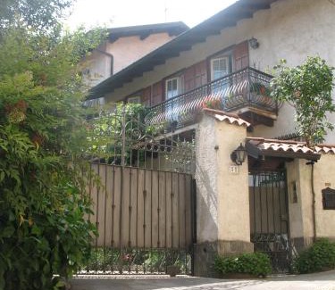 Airuno Apartment | "LA TAVERNA" B&B