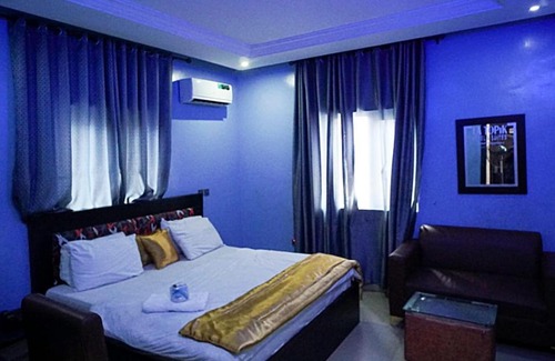 Ota Hotel | La Topik Hotel & Suites