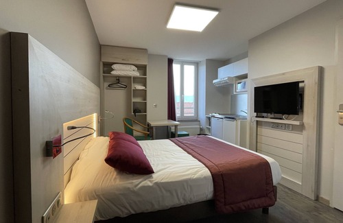 Reignier-Esery Hotel | La Tour d'Ivoire