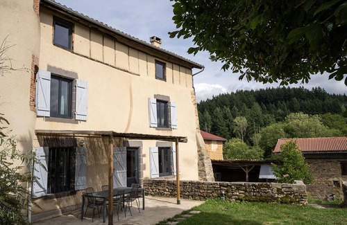 Thiers House | La Tour - THIERS - Gîte