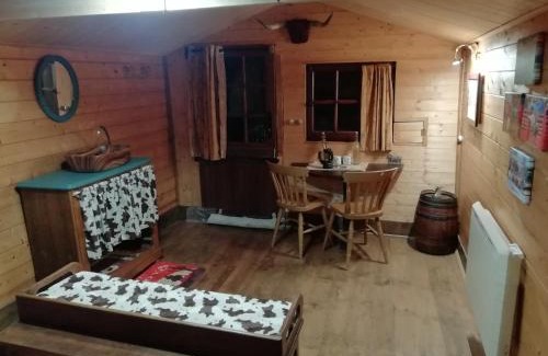 Mezieres-sur-Ponthouin Bed & Breakfast | La Valise A Cheval