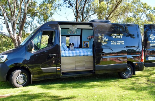 Norwood House | La Van en Rose 5 Star on Wheels