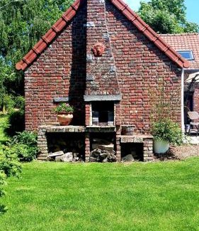 Vendegies-au-Bois House | La Vendegeoise - Gîte chaleureux 10P chez l'habitant - Jardin- Piscine ext chauffée partagée de mai à septembre