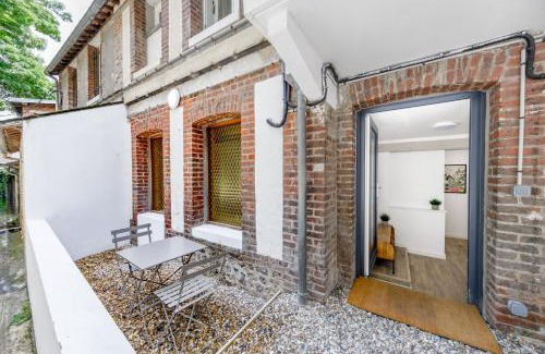 Barentin Apartment | La Vie en Rose