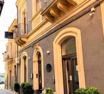 Riposto Bed & Breakfast | La Vie Fuille Bed and Breakfast