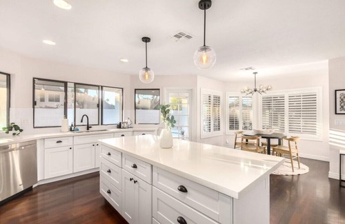 Tempe House | La Vieve Family Oasis-FREE Htd Pool-Billiards-BBQ
