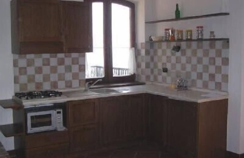 Verduno Apartment | La Vigna del Parroco 'Marrone' Country house with swimming pool and free Wi-Fi