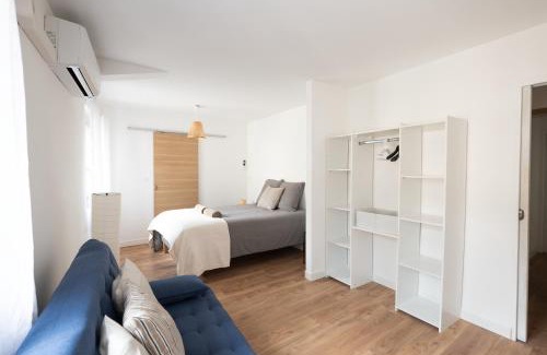 Saint-Bauzille-de-Montmel Villa | La Villa Bardelours