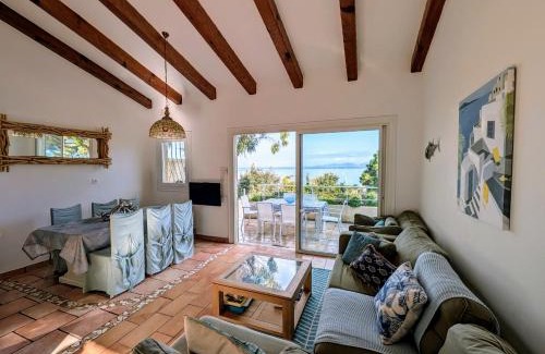 Verghia House | La villa Acacia
