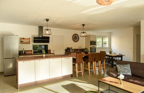 Vallon-Pont-d'Arc Villa | La Villa Adoé - Four Bedroom Villa, Sleeps 8