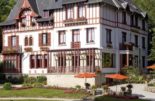 Bagnoles-de-l'Orne Hotel | La Villa Bois Joli HOTEL RESTAURANT