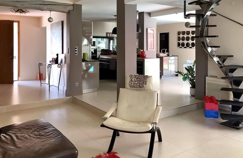 Rognonas House | La Villa De Sévigné