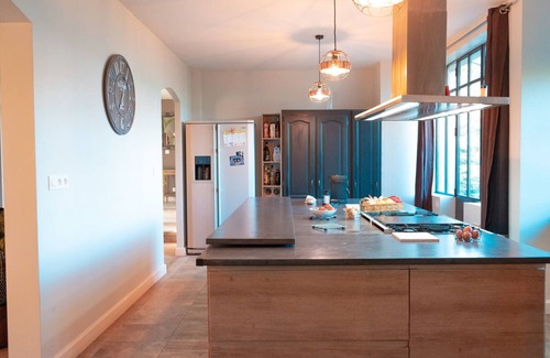 Dommartin Villa | La Villa des Gones