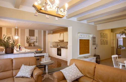 Modigliana Villa | La Villa Dina 12, Emma Villas
