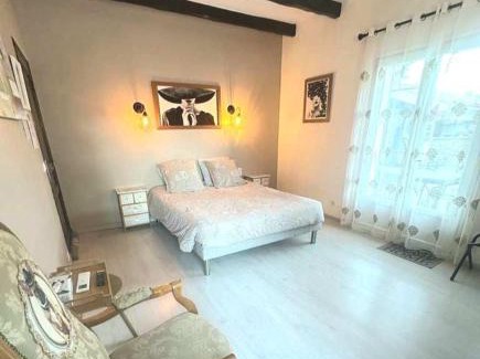 Bize-Minervois Bed & Breakfast | La Villa Du Menhir Chambre d'hôtes