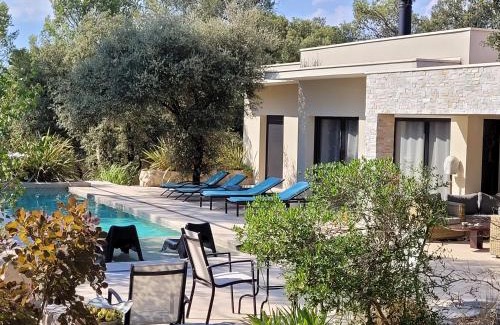 Vacquieres Bed & Breakfast | La Villa Kallisté