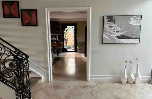 Calabasas Villa | LA Villa Lake View Home