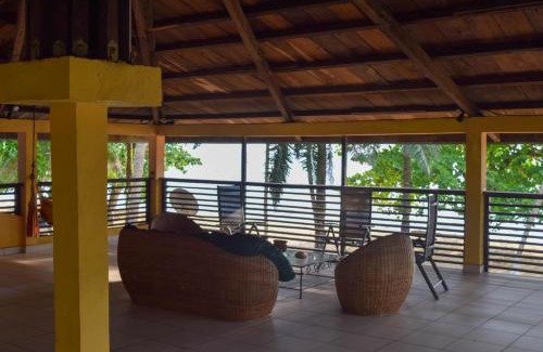 Kribi Villa | La Villa Lou, Musée Des Arts Grand Batangua