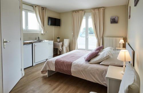 Saint-Come-de-Fresne Bed & Breakfast | La Villa Port Winston - Face Mer B&B