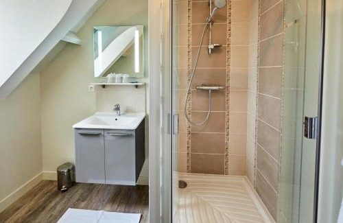 Saint-Come-de-Fresne Bed & Breakfast | La Villa Port Winston - Face Mer B&B