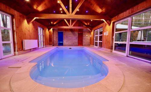 Stoumont House | La Villa Roannaise