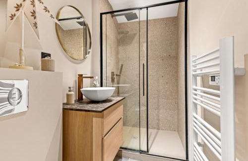 Les Serres - Vivier Apartment | La Villa Serenna - Appt avec jardin, 15 mn de Lyon