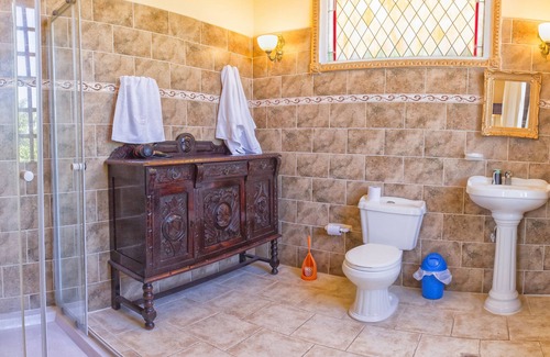 Municipality of Diez de Octubre Bed & Breakfast | La Villa Teresa