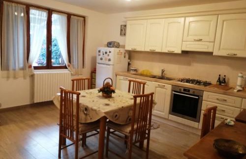 Introdacqua House | La villetta di Capolaia