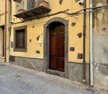 Randazzo Apartment | La Viuzza