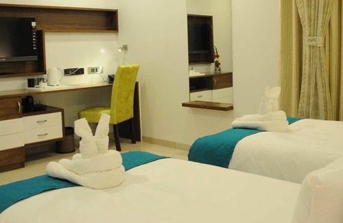 Royapettah Hotel | La Woods Hotel